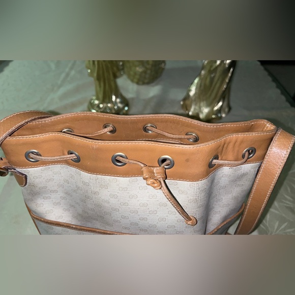Gucci vintage bucket bag. - Picture 14 of 16